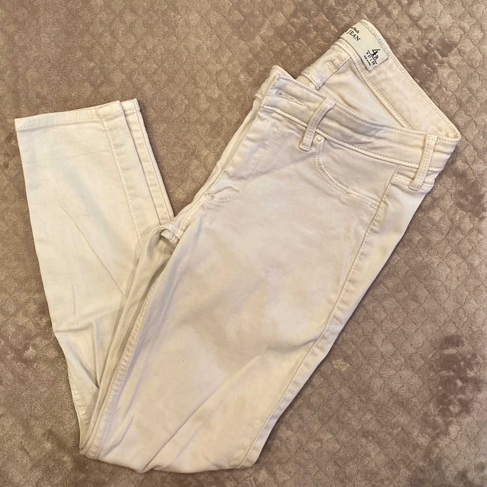 WOMEN’S Abercrombie & Fitch Skinny Jeans- Size 4